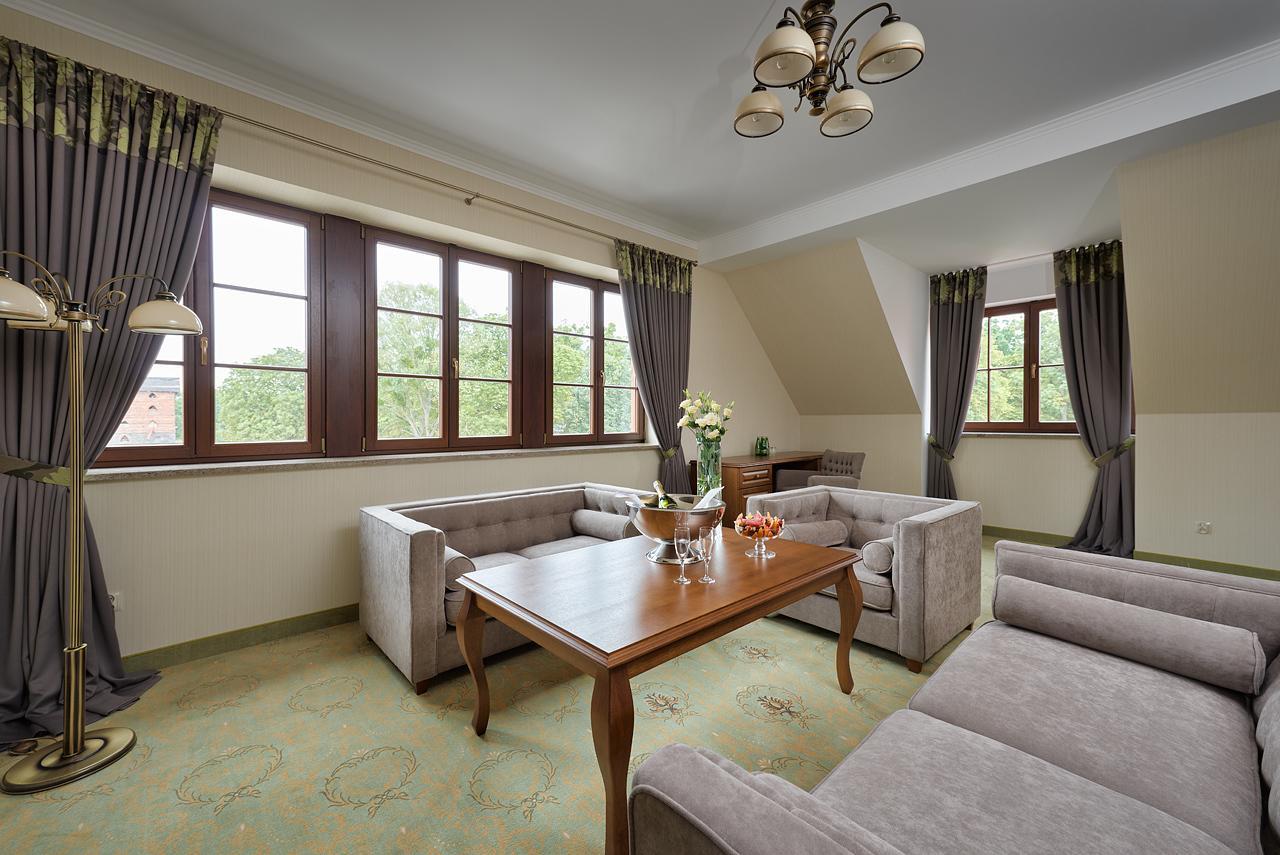 Hotel Palac Poledno 외부 사진